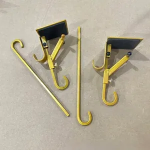 Ganci regolabili in metallo dorato per mensole camino per decorazioni natalizie