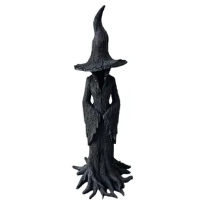 Handgefertigte Halloween-Hexe aus Harz mit Baumwurzeltextur für die Gartendekoration.