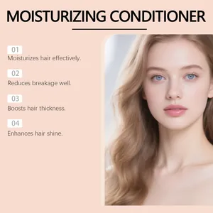 Primo piano di capelli biondi mossi che mostrano i benefici del balsamo idratante per capelli