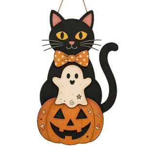 Decoración de madera para Halloween con un lindo gato negro, un fantasma y calabaza