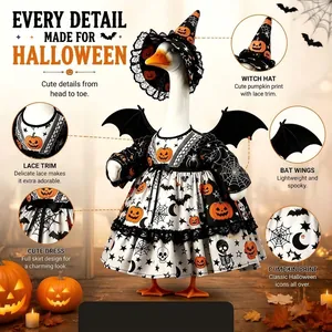 Infografik zeigt Details des Halloween-Gänseoutfits mit Hexenhut und Kürbis-Print-Kleid.