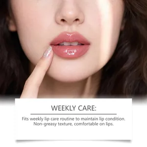 Nahaufnahme von hydratisierten Lippen mit dem feuchtigkeitsspendenden Kürbis-Lippenmasken-Effekt