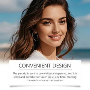 Dettaglio dell'effetto della matita per sopracciglia 2-in-1 impermeabile per un look naturale