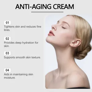 Vue détaillée des bienfaits d'une crème anti-âge montrant une peau lisse et hydratée