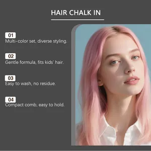 Primo piano di una modella con capelli rosa che mostra gli effetti del pettine gesso