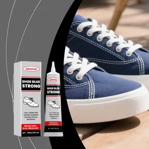 Detalle del adhesivo fuerte JAKEHOE y su efecto de reparación en zapatillas azules