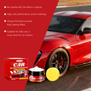 Kit crema riparazione graffi Homonth con spugna e applicatore su sfondo auto rossa.