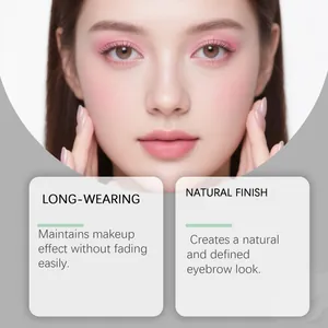 Crayon à sourcils châtain clair longue tenue pour un fini naturel défini.