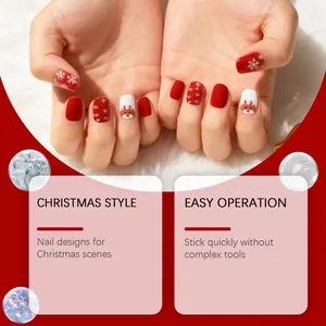 Detail van kerst nagelstickers van zachte gel met rendier- en sneeuwvlokontwerpen