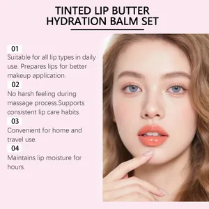Nahaufnahme von getöntem Lippenbalsam mit Modell zeigt glänzende Hydratation