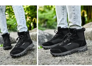 Primer plano de botas militares negras en terreno rocoso al aire libre
