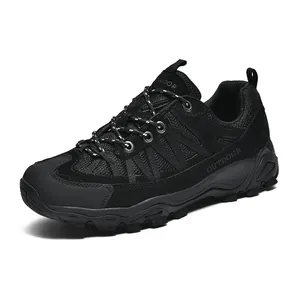 Scarpe da trekking nere traspiranti per uomo e donna con suole robuste e resistenti