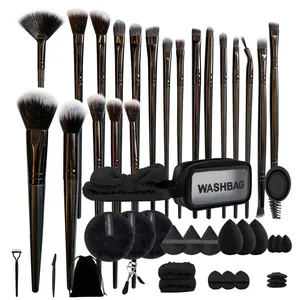 Kit complet de 48 outils de maquillage avec 30 pinceaux professionnels et une trousse.