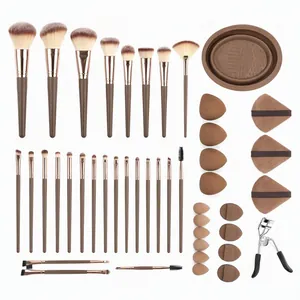 Kit complet de 50 outils de maquillage avec pinceaux marron éponges et tapis nettoyant