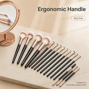 Vue détaillée d'un ensemble de 30 pinceaux de maquillage noirs professionnels en or rose