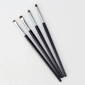 Ensemble professionnel de 4 pinceaux de maquillage pour contour du nez avec manches noirs lisses