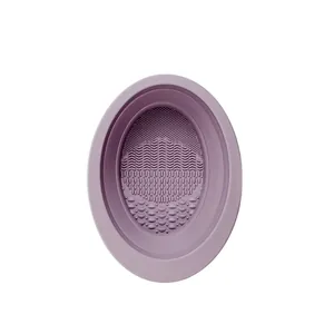 Violetter Silikon-Make-up-Pinselreiniger mit verschiedenen strukturierten Oberflächen