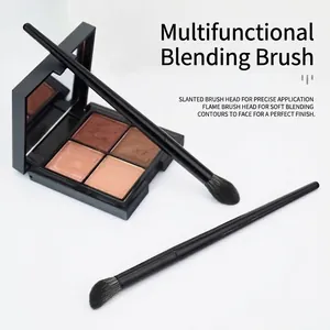 Brochas de maquillaje profesionales cónicas y angulares para contorno y resaltado.