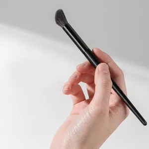 Pincel biselado profesional para sombras de nariz y corrector para contorno facial