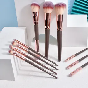 Kit complet de pinceaux de maquillage avec embouts or rose et poils synthétiques doux