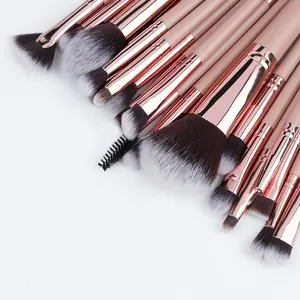 Détail de l'ensemble de 20 pinceaux de maquillage en or rose aux poils synthétiques