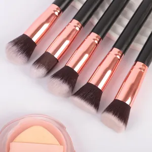 Kit de 14 pinceaux de maquillage professionnels avec viroles en or rose et manches noirs