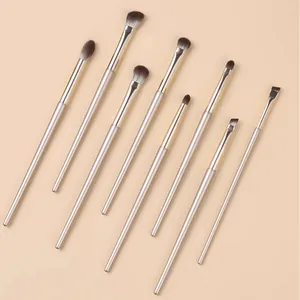 Professional 8-piece champagne gold makeup brush set for eye shadow and blending