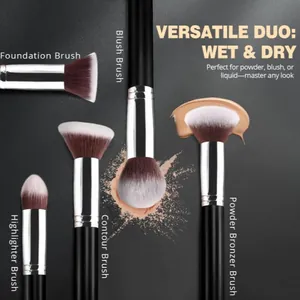 Ensemble professionnel de 14 pinceaux de maquillage pour poudres et liquides.