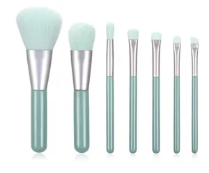 Komplettes 7-teiliges mintgrünes Make-up-Pinselset mit weichen Borsten und blaugrünen Griffen