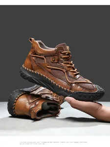 Vista detallada de zapatos casuales altos de cuero marrón hechos a mano con costuras