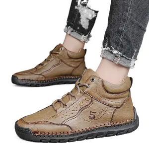 Handgefertigte Herren-Casual-Schuhe in Braun mit Schnürung und Ziernähten