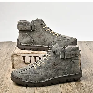 Strapazierfähige graue Herren-Lederstiefel mit handgenähten Gummisohlen im Vintage-Stil