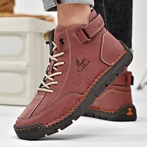 Handgefertigte braune Herren-Lederstiefeletten mit Salkin-Logo und Klettverschluss