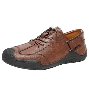Braune handgefertigte Freizeitschuhe für Herren mit Gummisohle und Schnürverschluss