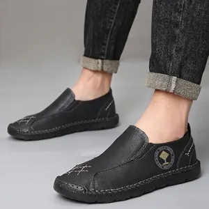 Mocassini da uomo in pelle nera cuciti a mano, comode scarpe casual slip-on da guida per uomo
