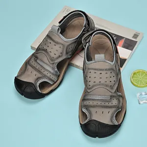 Men's durable leather closed-toe outdoor sandals for hiking and beach activities