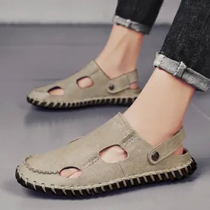 Casual herenleren sandalen met gesloten neus, zachte zool en ademend uitgesneden design