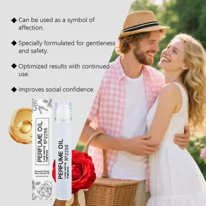 Detalle de aceite de perfume Woody Rose 10ml con frasco, caja y pareja romántica