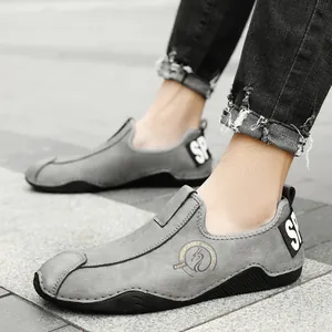 Ανδρικά γκρι casual μοκασίνια με μίνιμαλ slip-on σχέδιο και επίπεδη σόλα