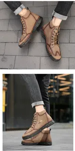 Dettaglio degli stivali outdoor uomo color kaki cuciti a mano con suola resistente.