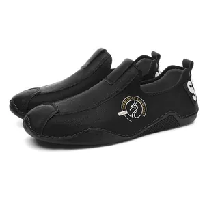 Ανδρικά μαύρα slip-on loafers με υφή δέρματος και σχέδιο με λογότυπο δράκου