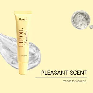 Dettaglio macro di Hoygi lip oil alla vaniglia con texture in gel trasparente.