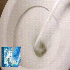 Gros plan sur la poudre nettoyante moussante pour toilettes éliminant les taches