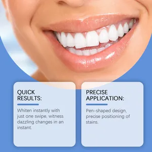 Primo piano di un sorriso bianco brillante con risultati della penna sbiancante