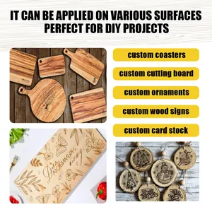 Präsentation verschiedener kreativer DIY-Holzbrandprojekte auf Untersetzern und Brettern