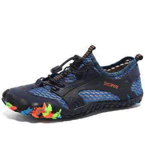 Chaussures d'eau respirantes en maille pour hommes avec semelle en caoutchouc colorée souple