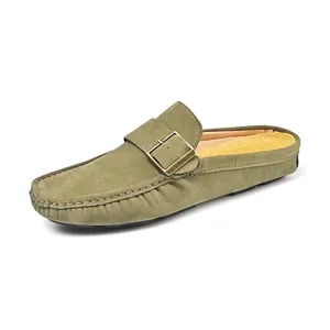 Mocassini da uomo in pelle scamosciata verde salvia senza tacco con fibbia vintage