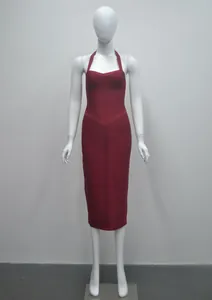 Élégante robe midi bandage moulante bordeaux à licou pour les soirées formelles