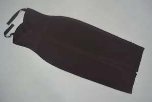 Robe midi bandage noire élégante à licou avec une coupe moulante dos nu très sexy
