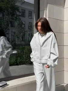 Trendy oversized lichtgrijze hoodie set voor dames, tweedelig streetwear lounge ensemble